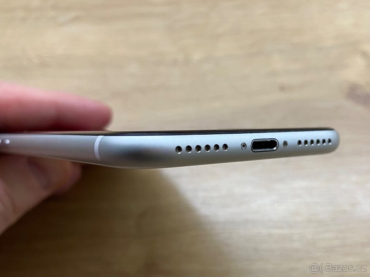 Apple iPhone SE 2020 - 6