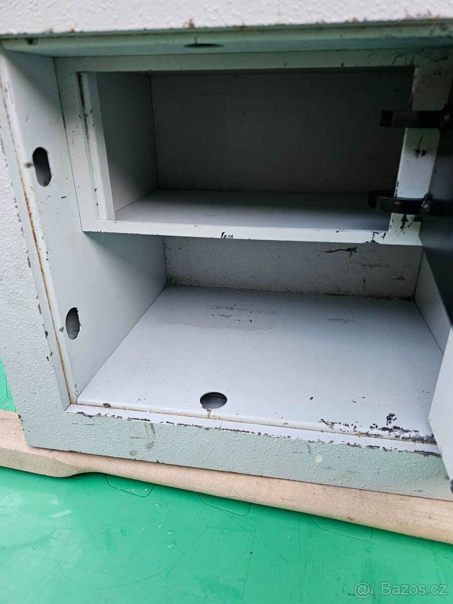 TREZOR NA ZAZDĚNÍ DO ZDI, PODLAHY - 6