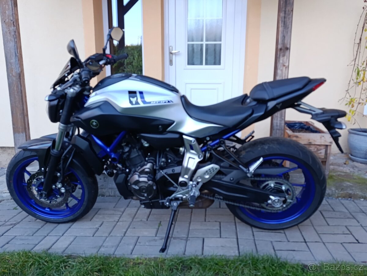 Yamaha MT 07 - 6