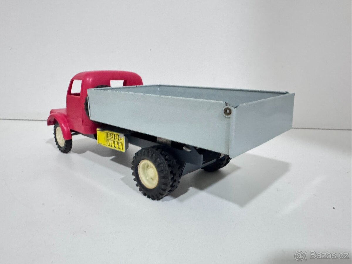 ITES - stará hračka - PRAGA S5T - 6