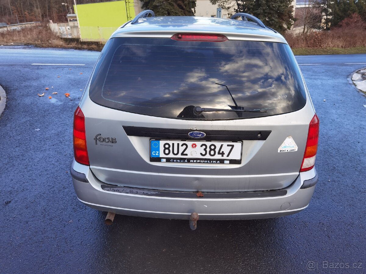 Ford focus 1.6 - 6