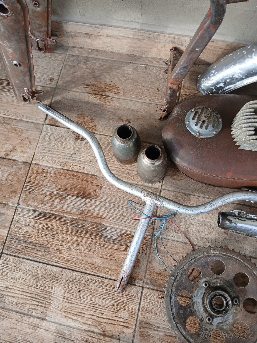 Jawa pionyr díly - 6