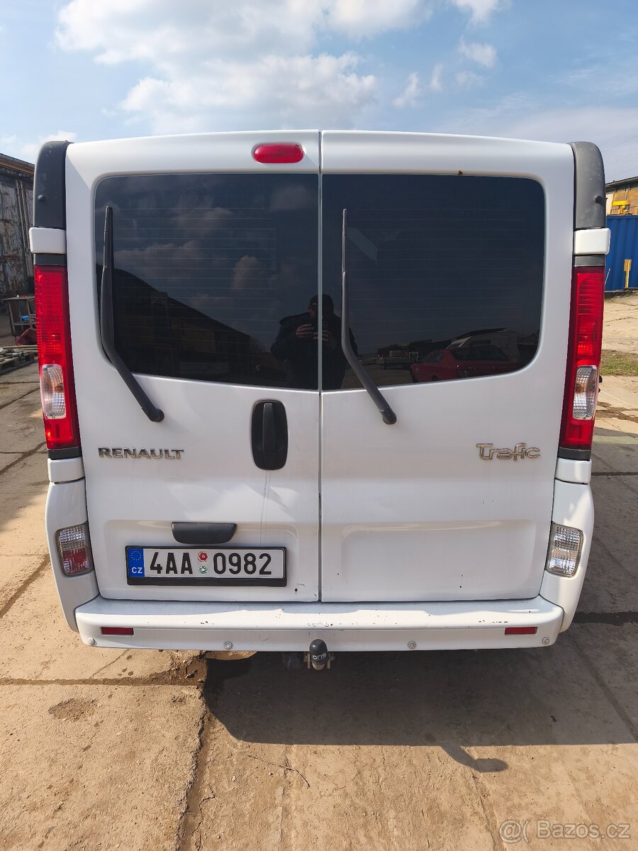 Renault Trafic 2.0 dCi - 9 míst - 6