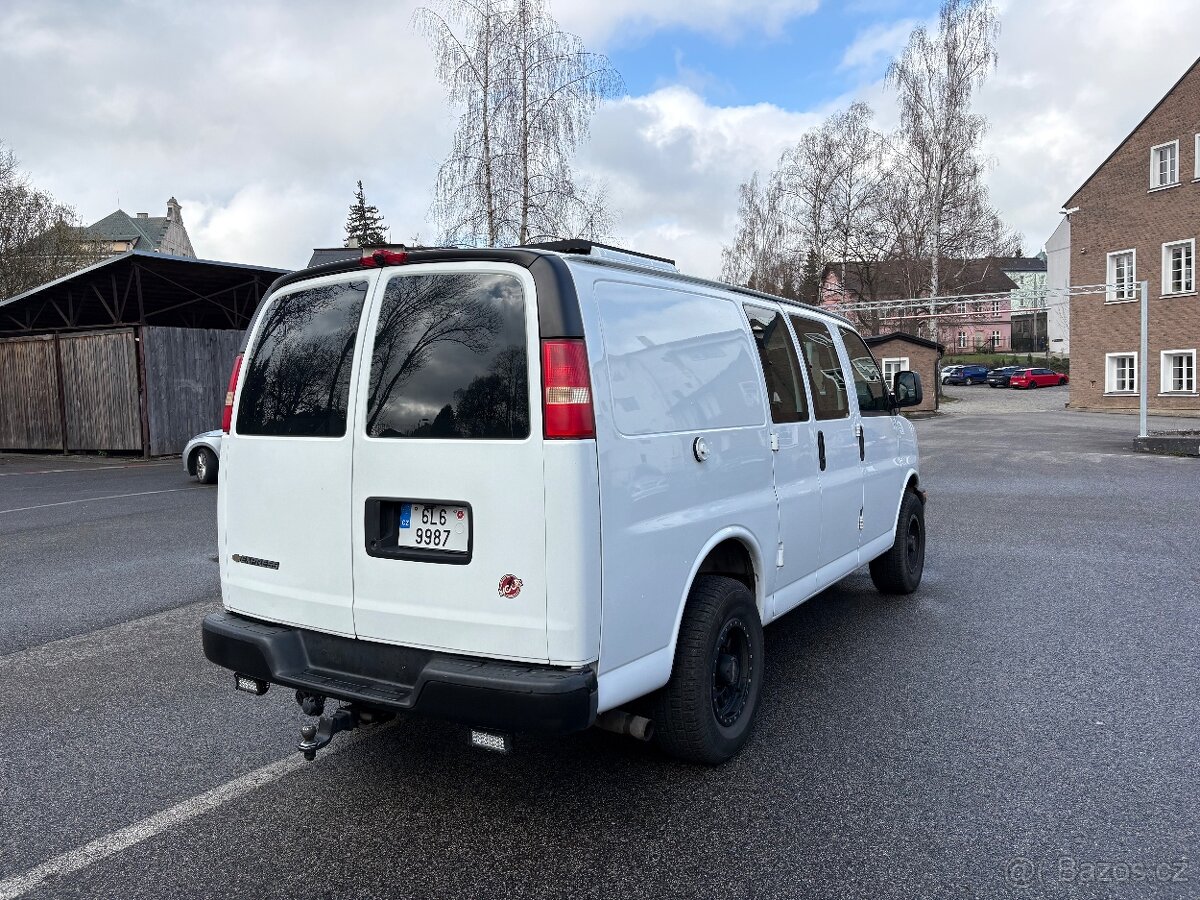 Chevrolet Express 2500 - 6