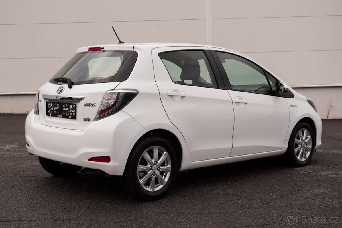 Toyota Yaris 1.5 Hybrid LOUNGE - 6