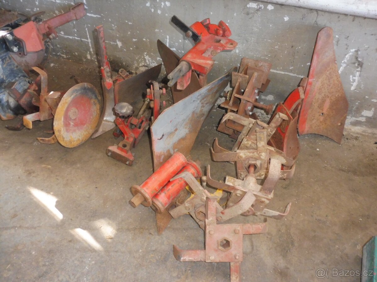 prodám malotraktor vari s nářadím a s příslušenstvím - 6