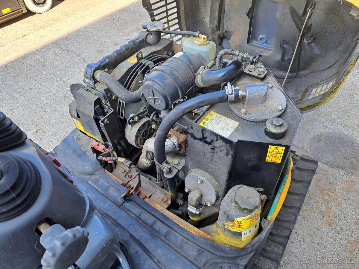 Minibagr Komatsu PC10 - 6