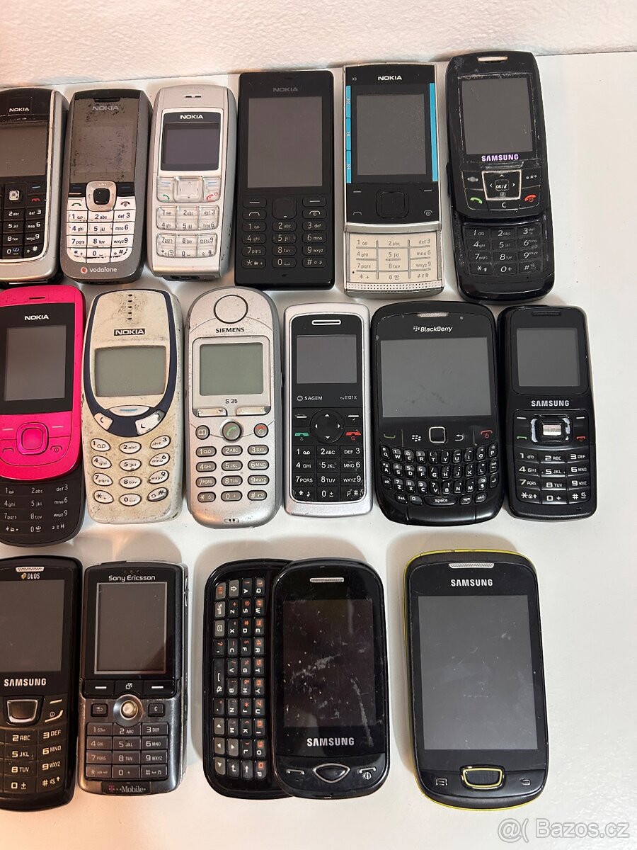 Mix mobilních telefonů - 6