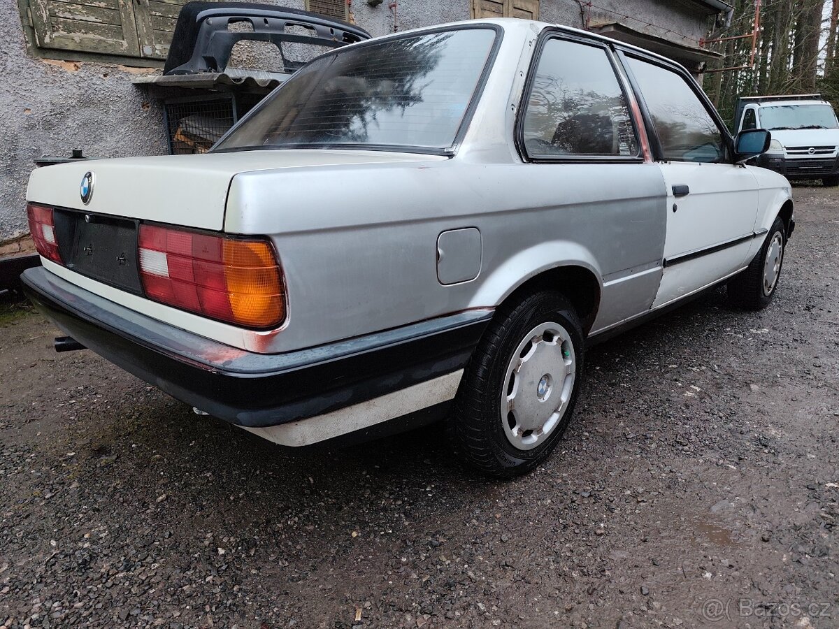 Bmw e30 316i coupe - 6