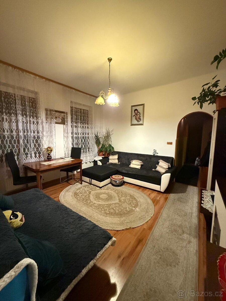 Různý nábytek - 6