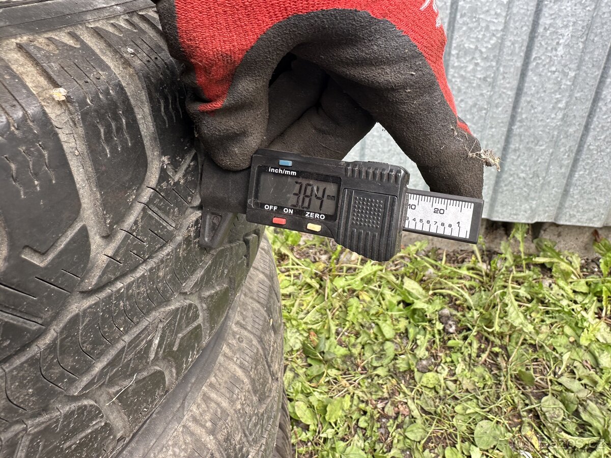 Zimní 195/65R15+plech.disky 5x112 - 6