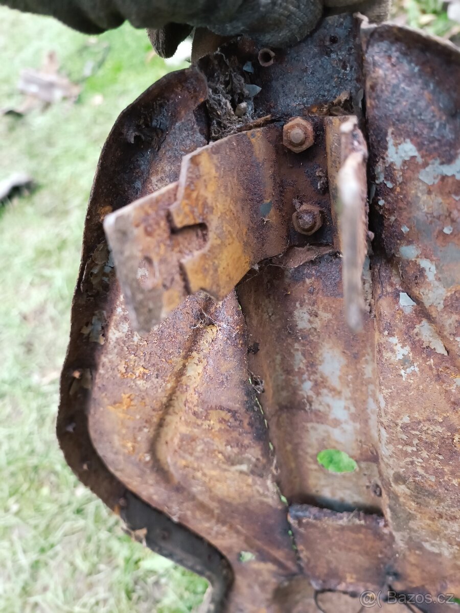 Jawa/CZ Plechy Sedla Kyvačka 2x plech - 6