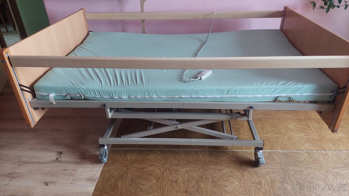 Postel zdravotní, polohovací, masiv - 6