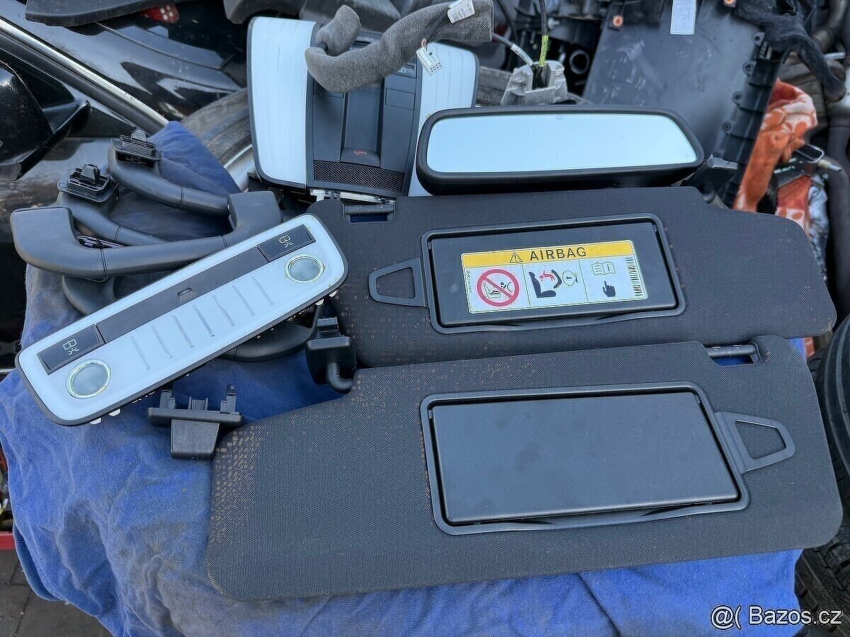 bezpečnostní pásy Mercedes w212 +černé stropní příslušenství - 6