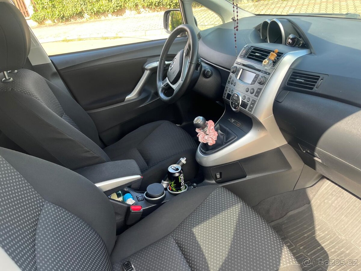 Toyota Verso 2.0 D - původ ČR - 2 majitel - STK 2027 - - 6
