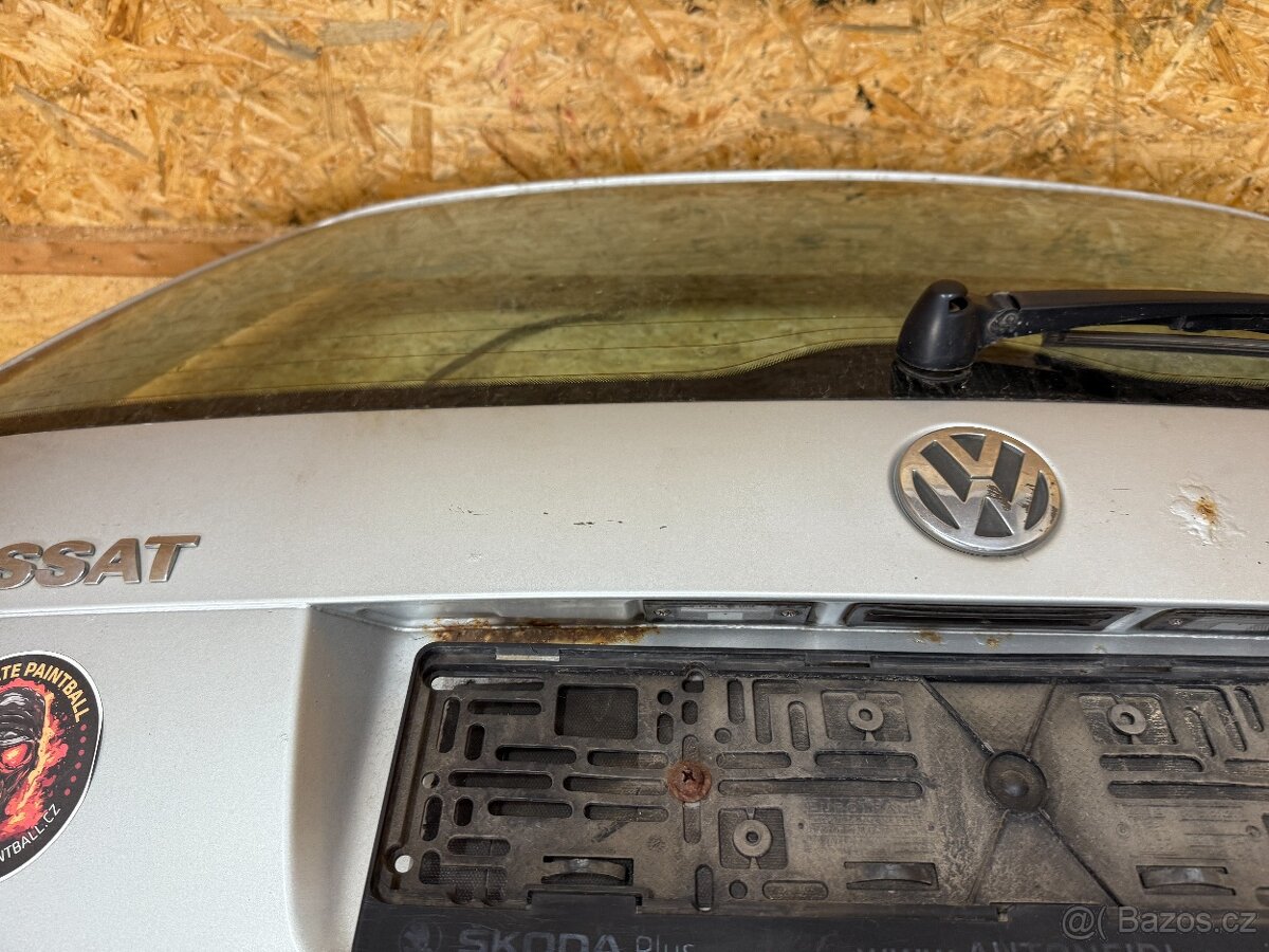 PÁTÉ DVEŘE KUFRU VW PASSAT B5.5 LA7W - 6