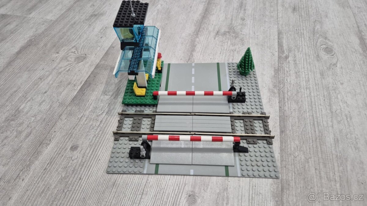 LEGO 4532 9V Vlak - Manual Level Crossing - 6