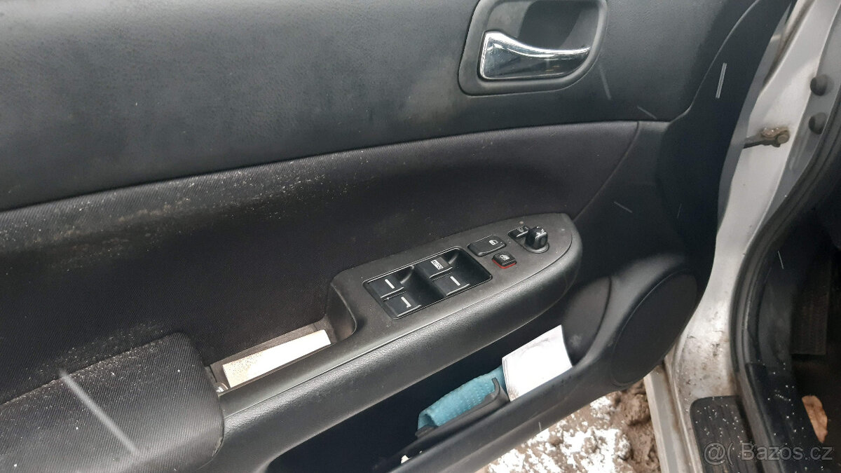 Honda Accord 2004 2,0i 114kW TOURER - JEDE, DILY - 6