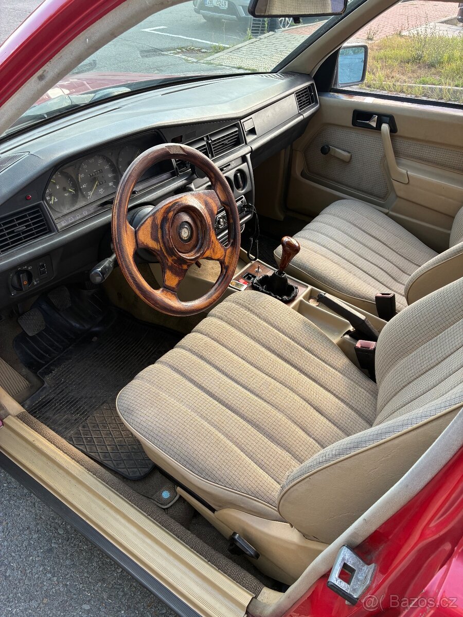 Mercedes W201 190D - 6