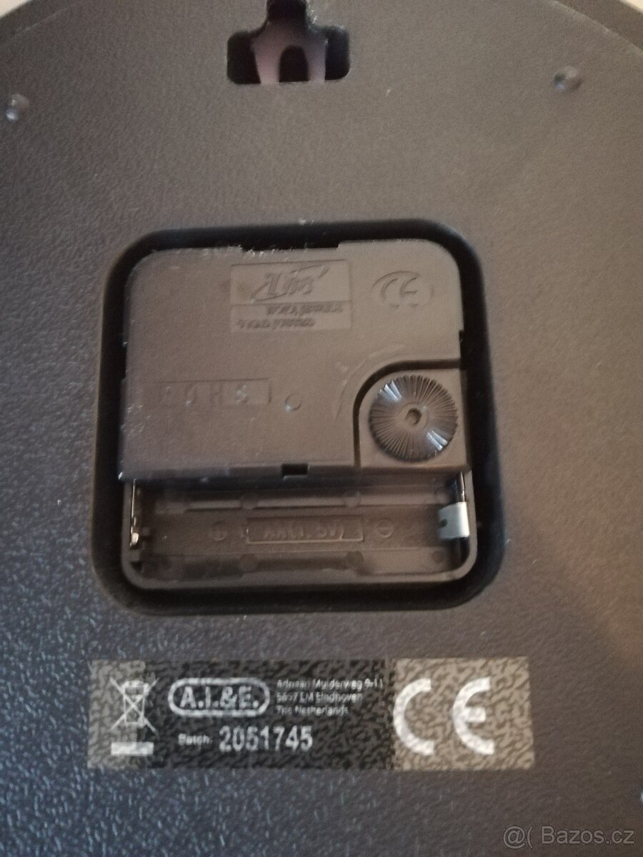 Nástěné hodiny Elton Qvartz + kulaté QUARTZ - 6