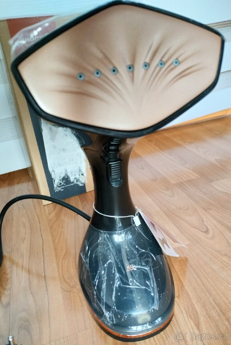 Ruční napařovač oděvů Grundig - 6