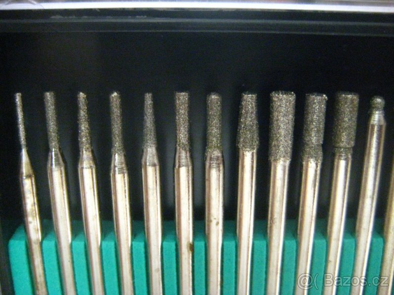 Pracovní sada diamantových bitů a fréz. - 6