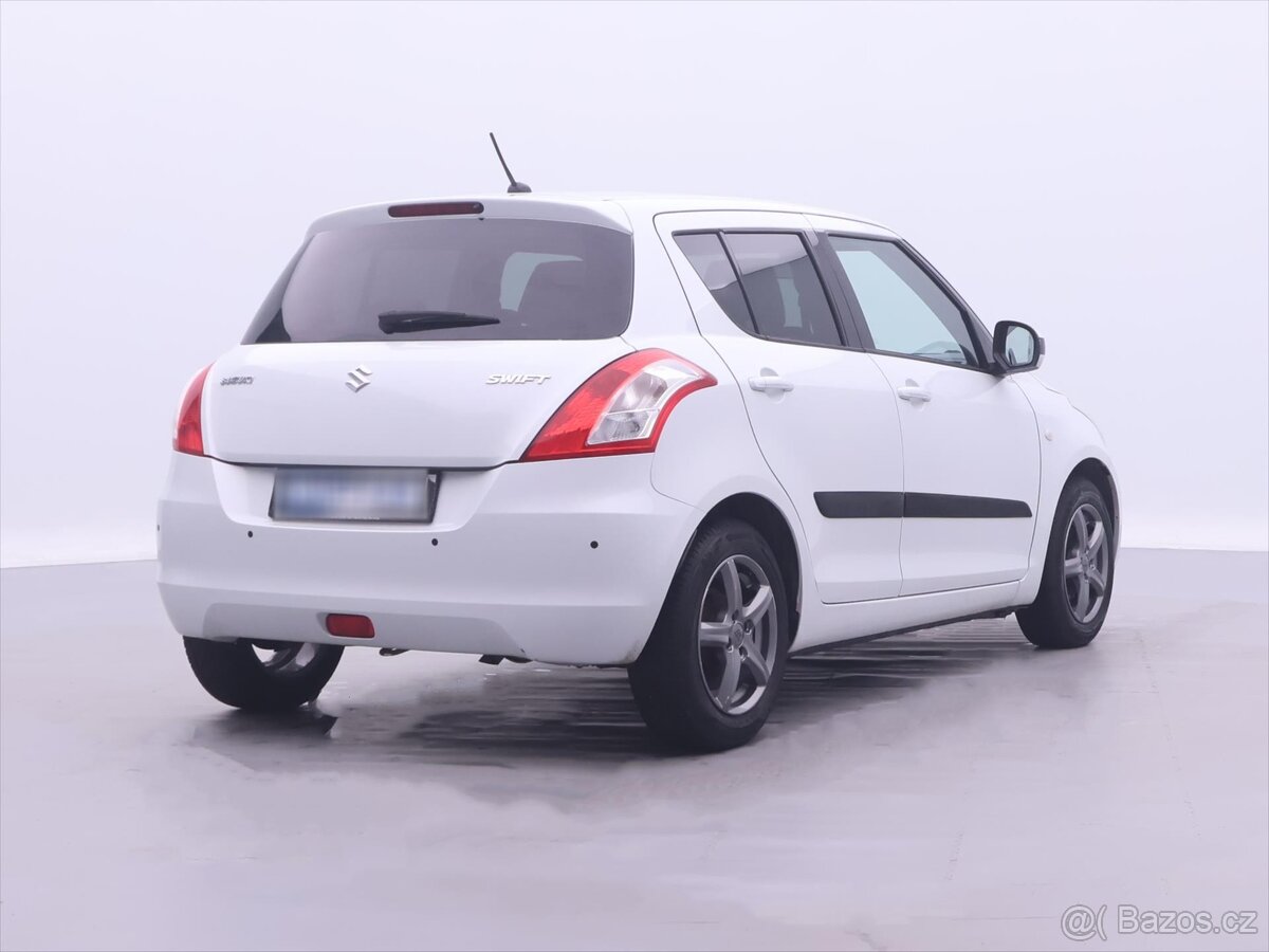 Suzuki Swift 1,2 VVT 66kW Klimatizace 1.Maj (2012) - 6