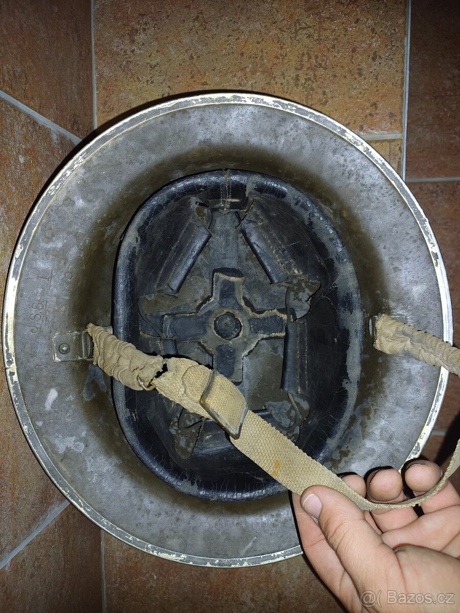 Prodam britskou helmu brodie WWII z roku 1939 - 6