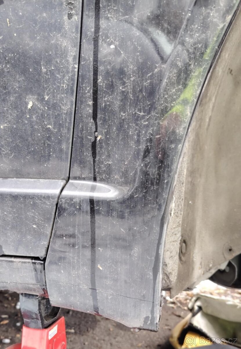 prodám díly ze Škody Superb 1 ,černá met. 9910 - 6