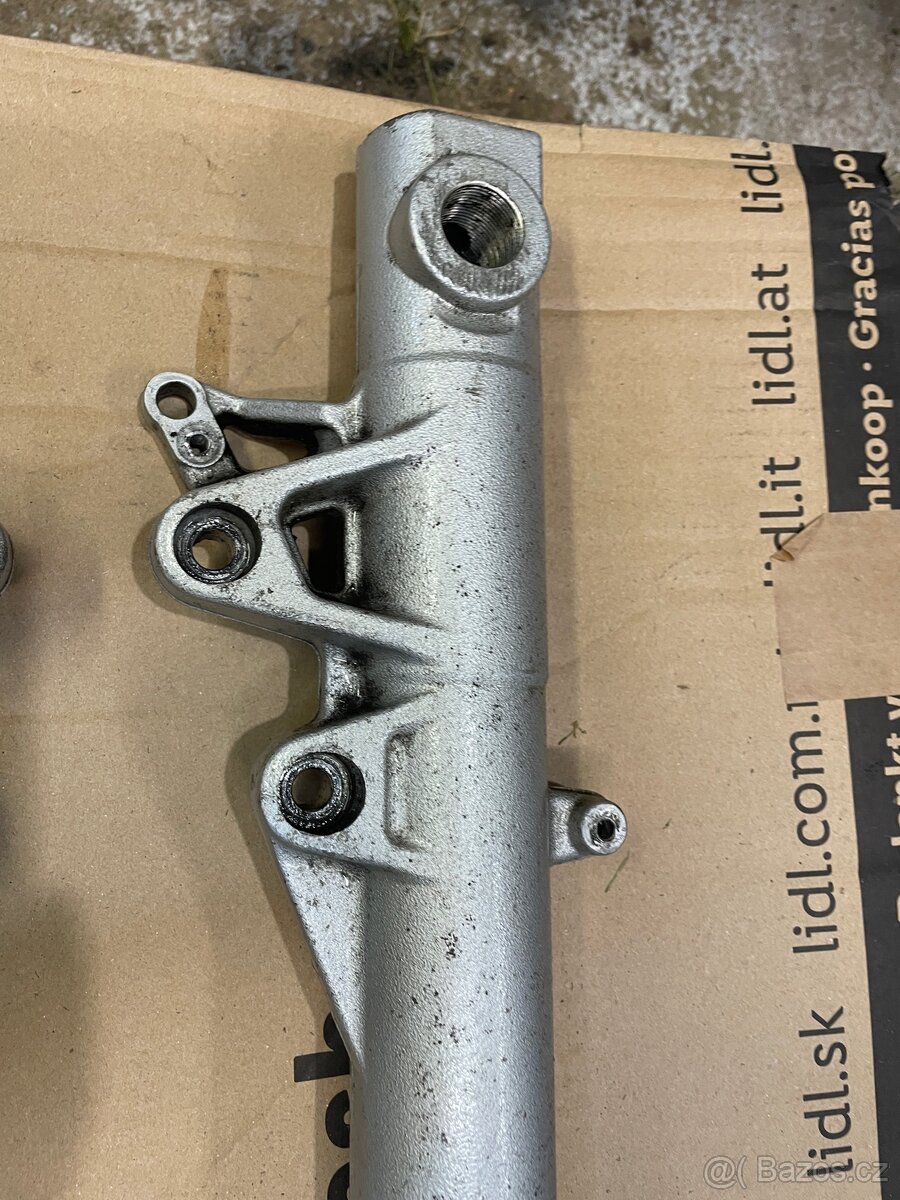 BMW F800S ST - přední vidlice - 6