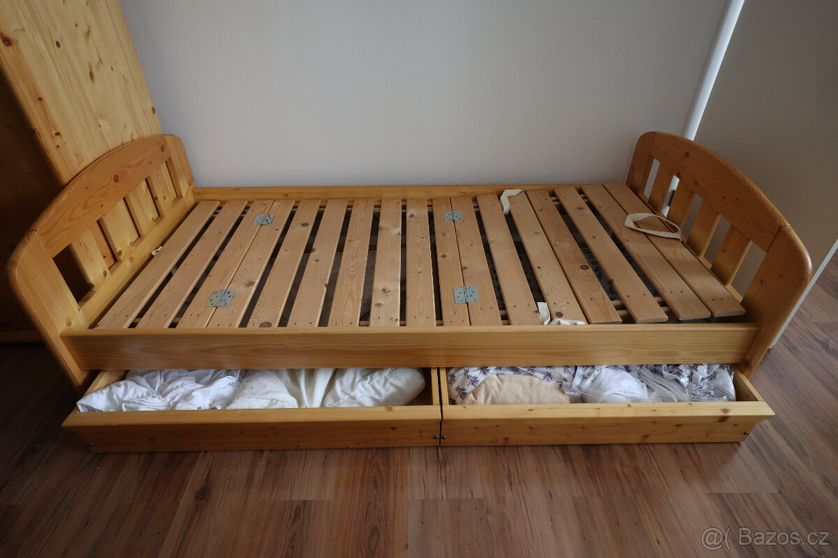 Dřevěná postel s roštem a úložným prostorem - 6