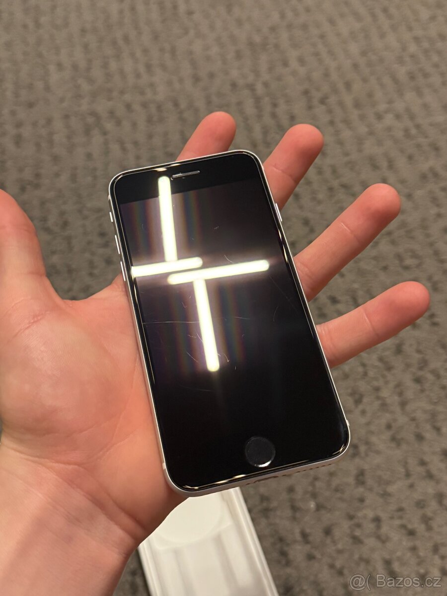 IPhone SE 2020 - 6