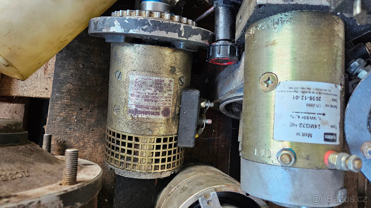 Prodám starší elektromotory 14 ks - 6