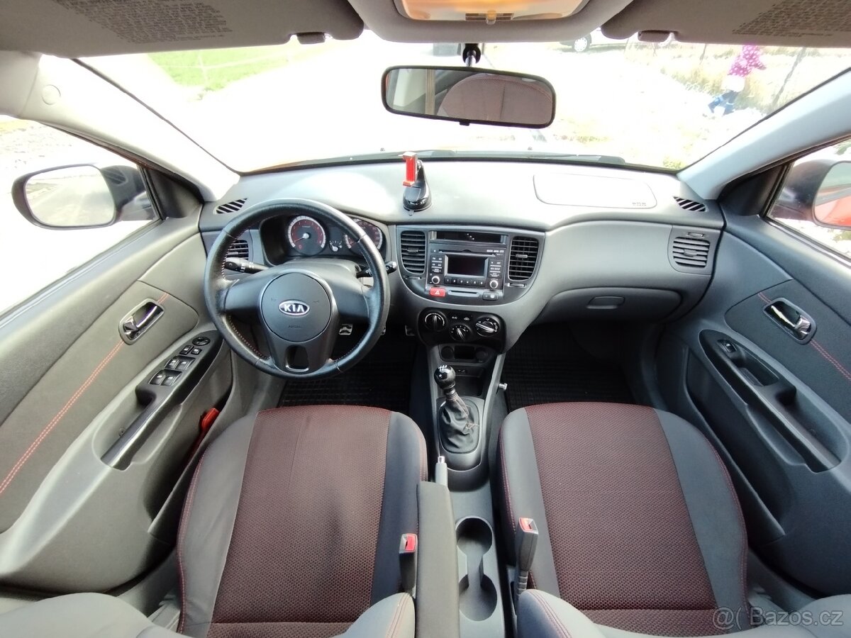 Kia Rio 1.4, r. 2010 - 6
