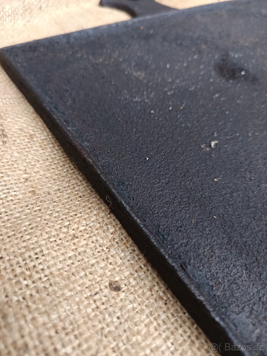 Starý litinový tál - Top stav - 6