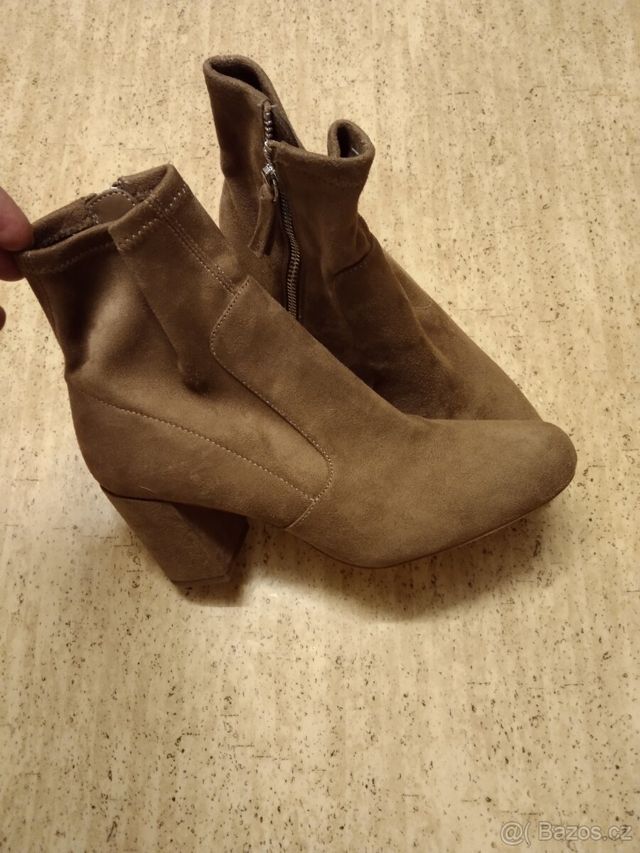 Zara Basic dámské kozačky velikost 37. - 6