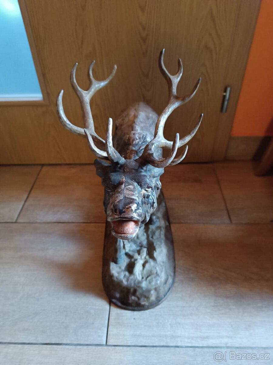 Socha bronzového Jelena - 6