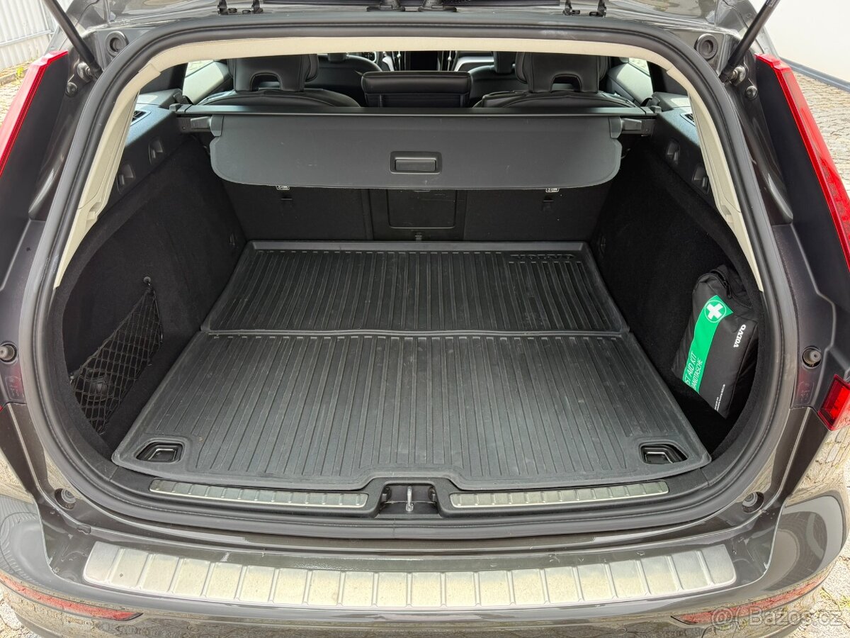 Volvo V60 B4 145 kW Momentum 2021 | 96400 km | ČR | 1.maj - 6