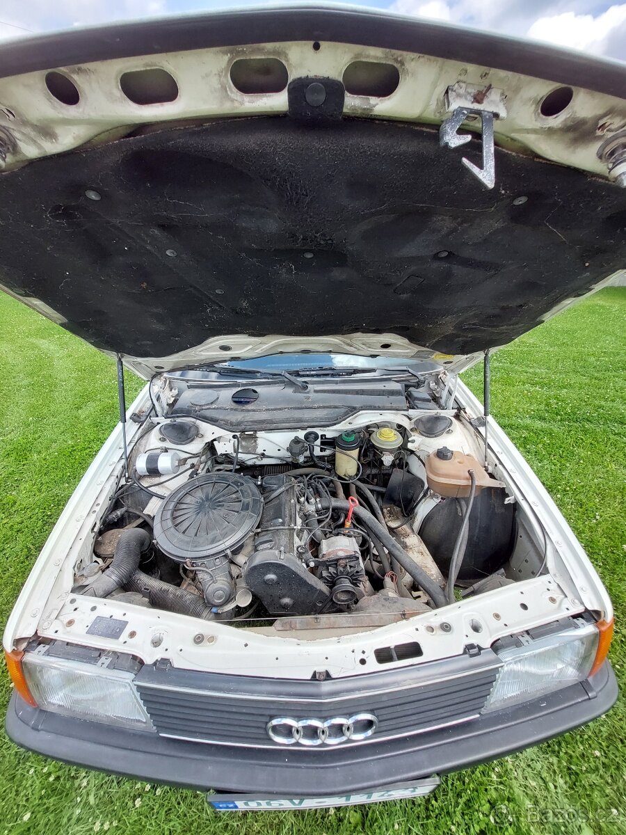 Audi 100 rok 1989 1.8 Automat - 6