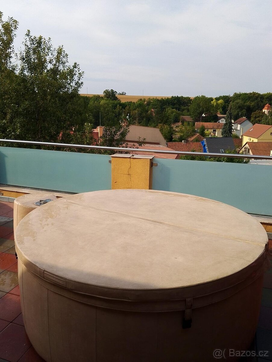 Prodám vířivku Softub T-140S - 6