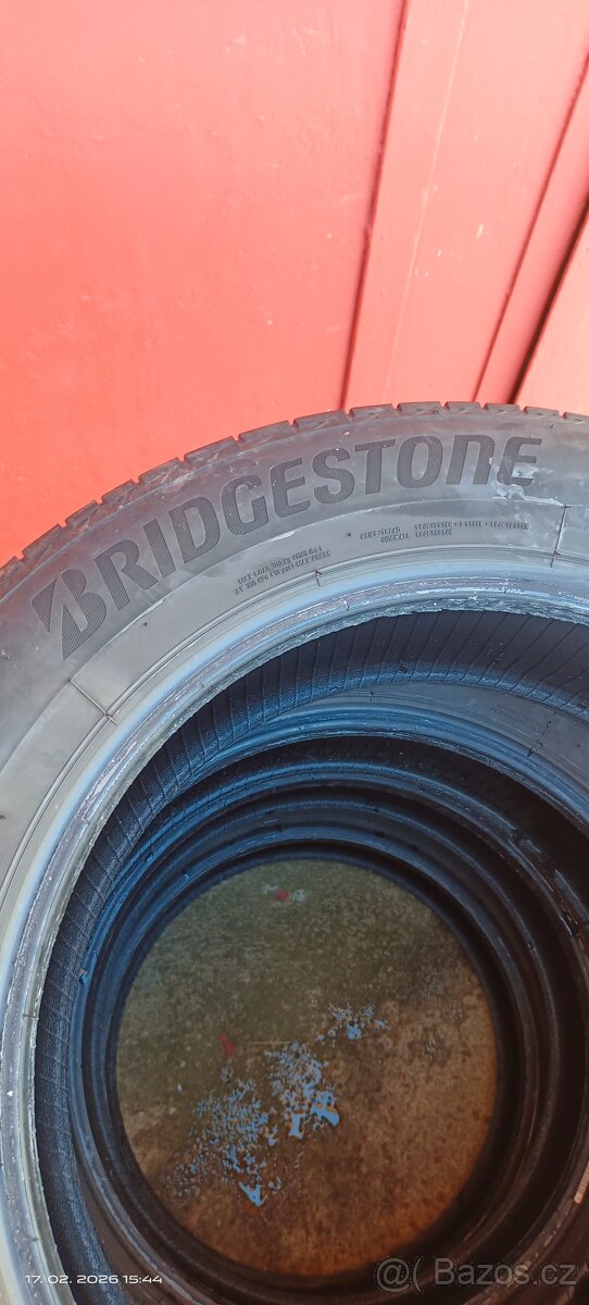 Prodám 4x letní 215/60T17 Bridgestone - 6