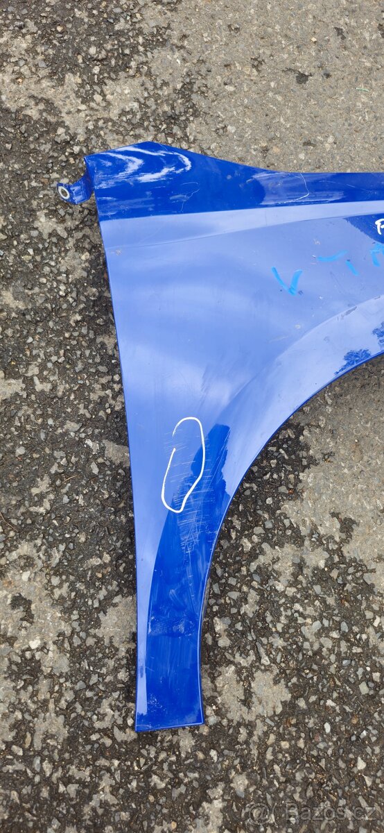 Pravy predni blatnik fabia 3 - 6