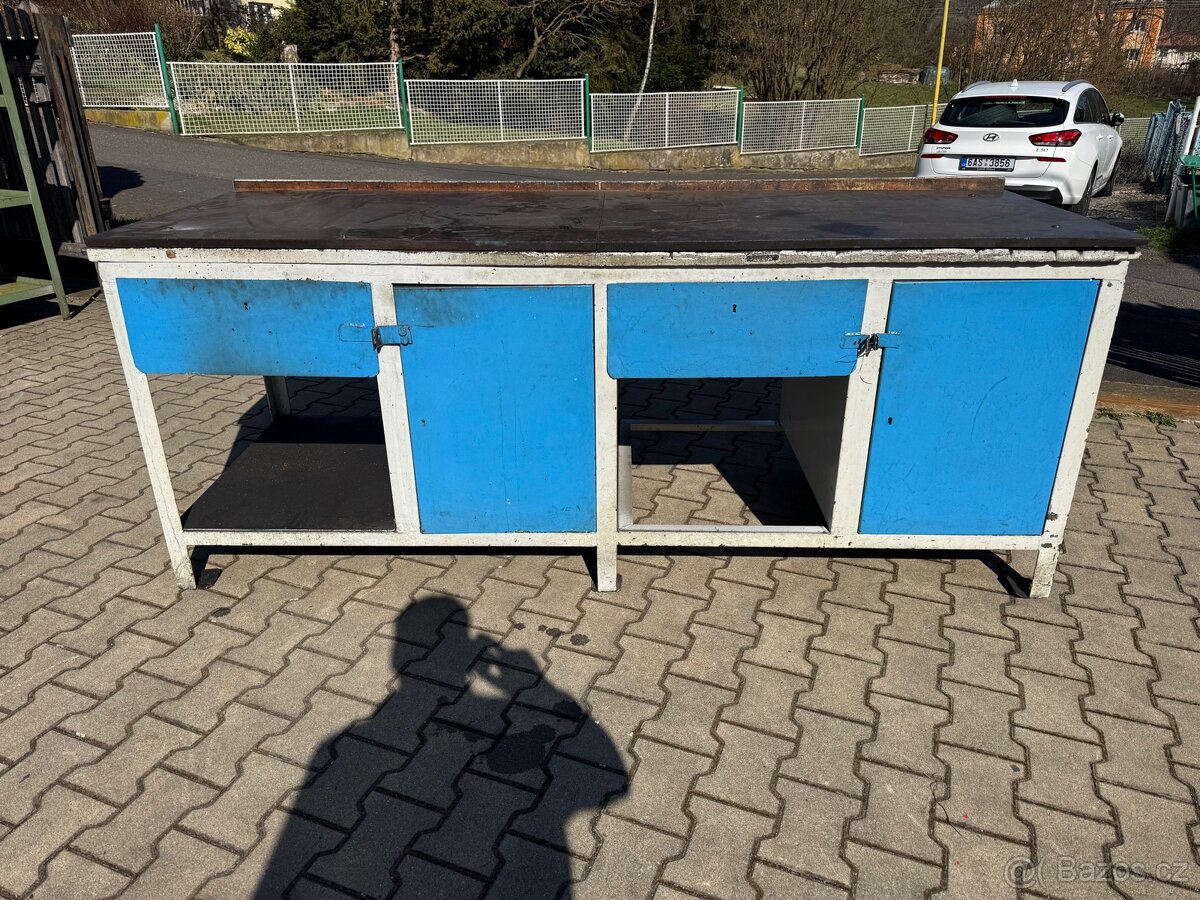 Pracovní stůl - 6