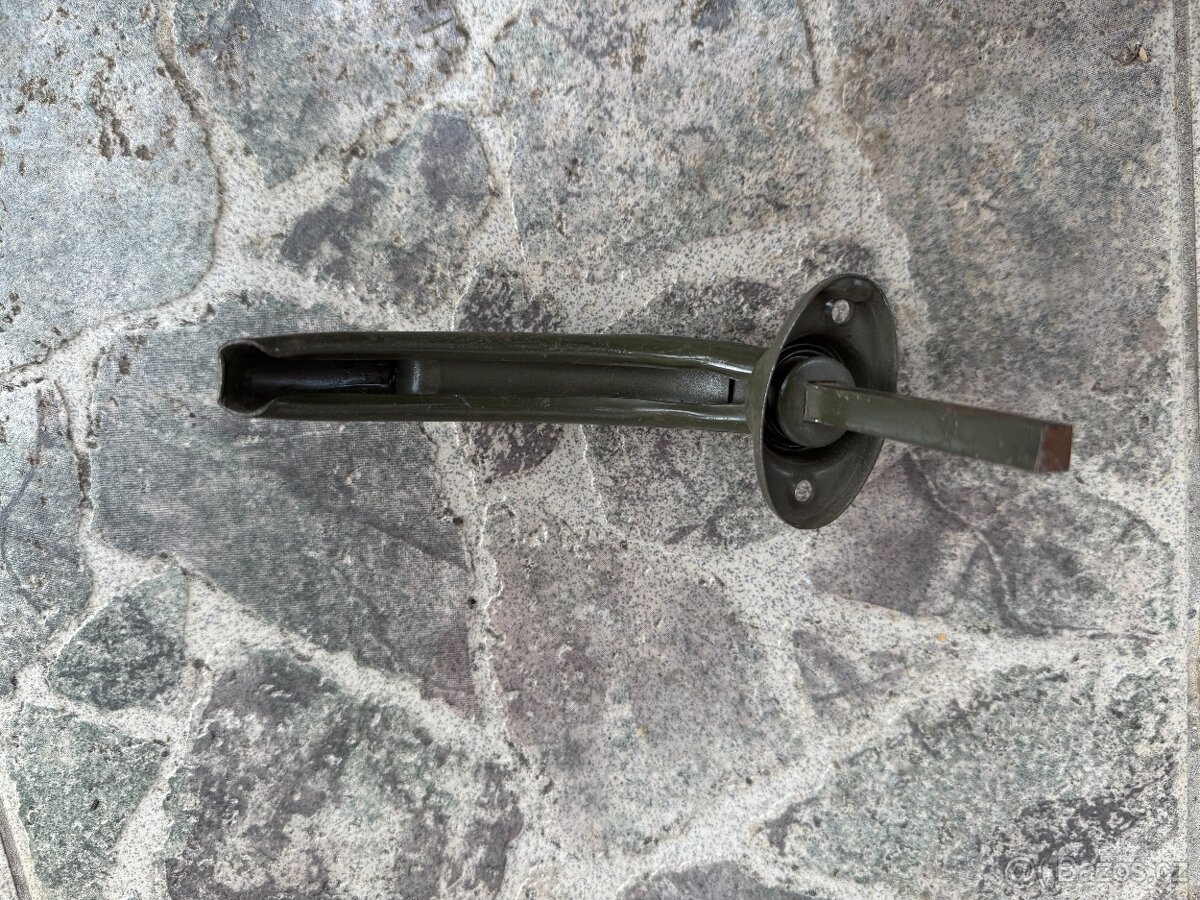 Zámek a klika asi na Praga V3S , T148 - 6