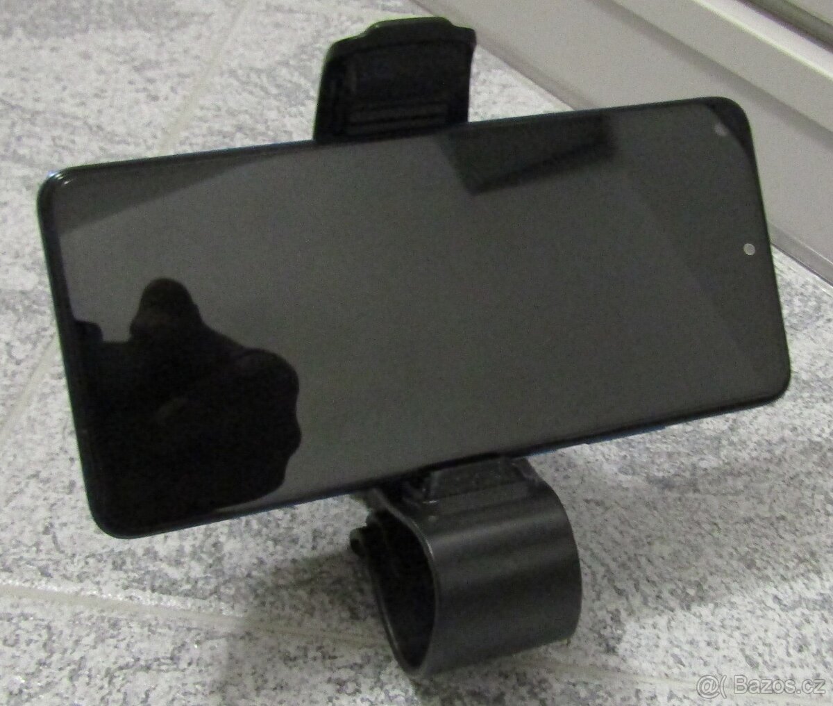 DRŽÁK NA MOBIL - 6