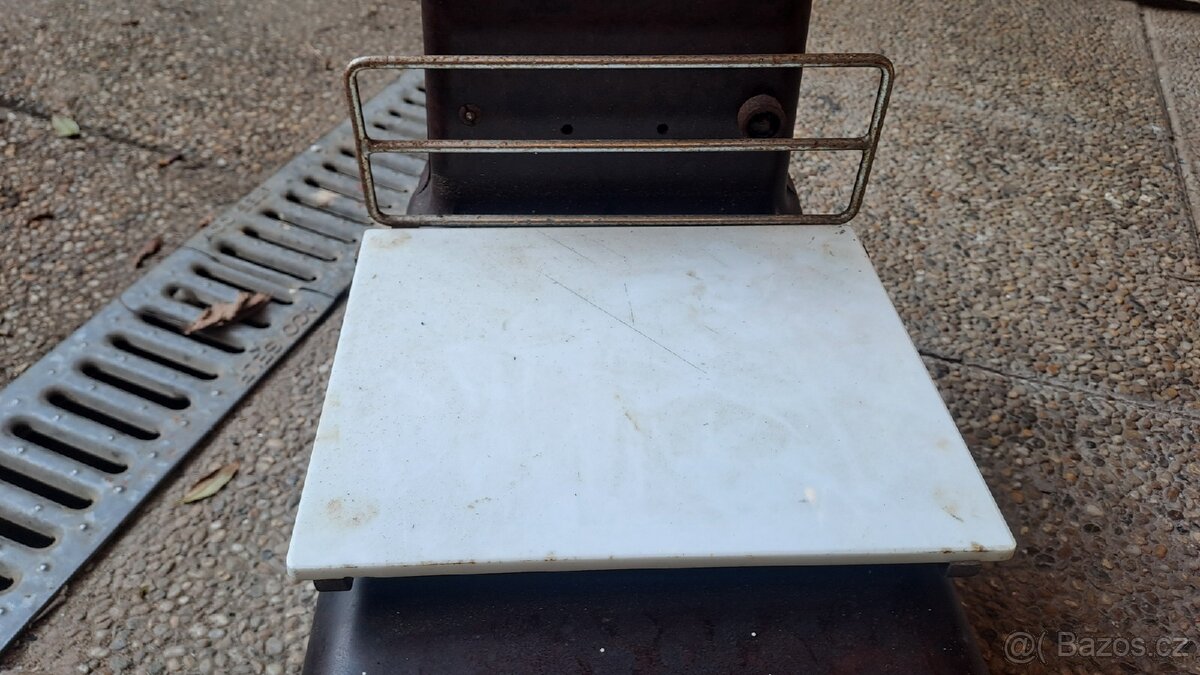 KUPECKÁ BAKELITOVÁ VÁHA - 6