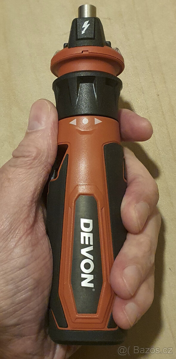 Elektrikářský kapesní aku šroubovák se světlem a indikací - 6