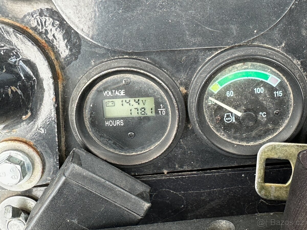 Minibagr EXCAT X15 - 6