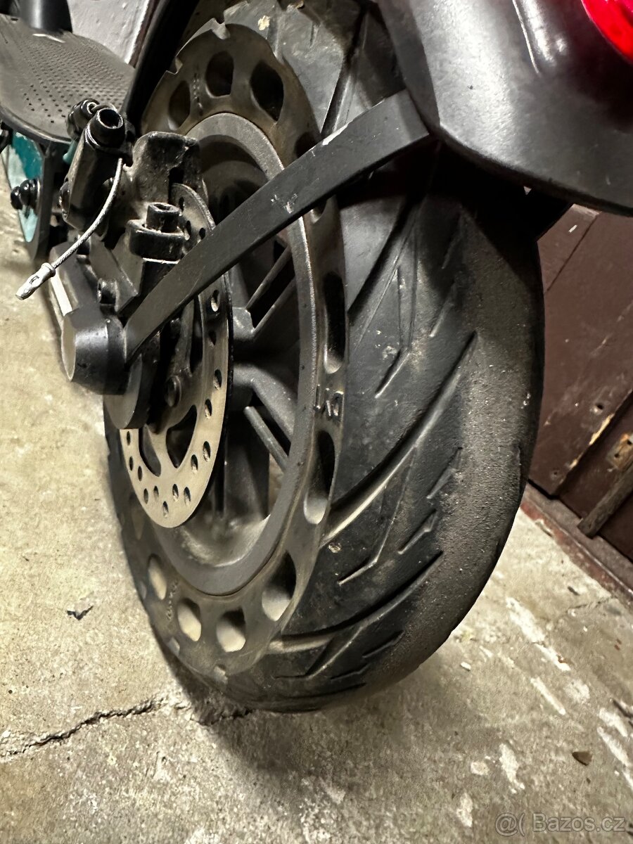 Elektrokoloběžka Lamax - 6