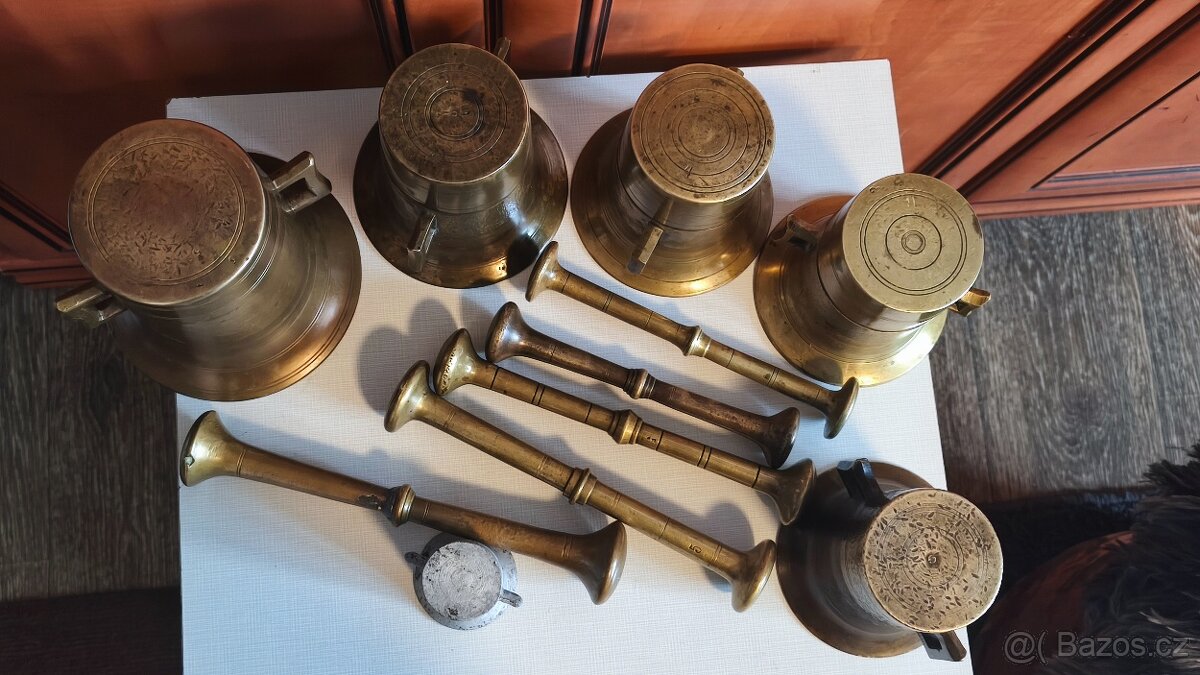 Staré mosazné hmoždíře. - 6